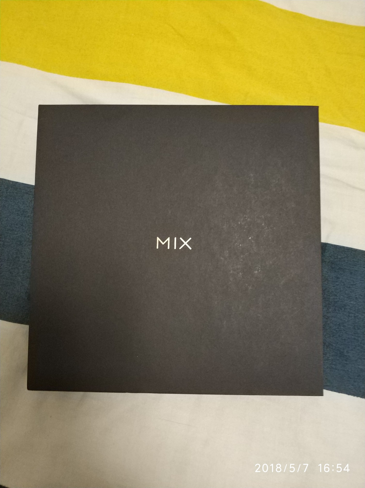 抢到个小米mix2s,黑色6g+128,给需要的同学。