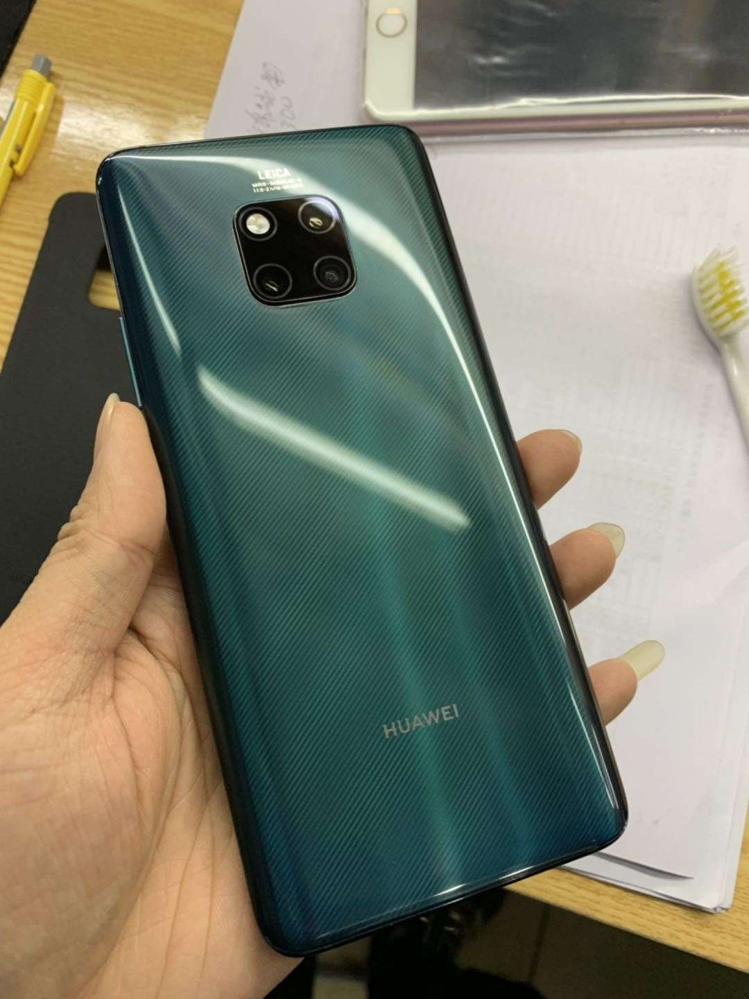 华为mate20pro.8 128g翡冷翠ud版