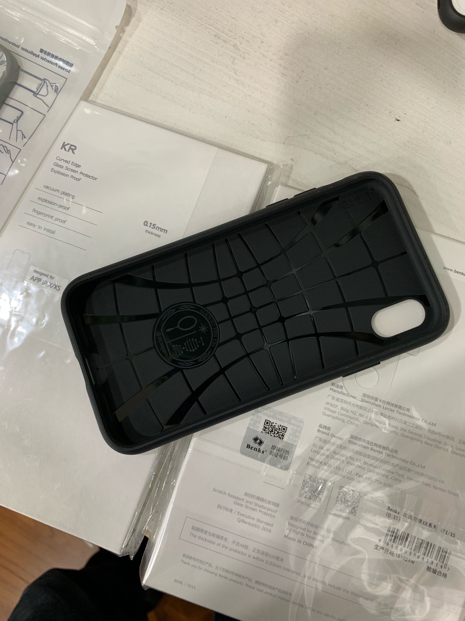 Iphone x xs邦克仕0.15贴膜。iphone xr sgp壳子