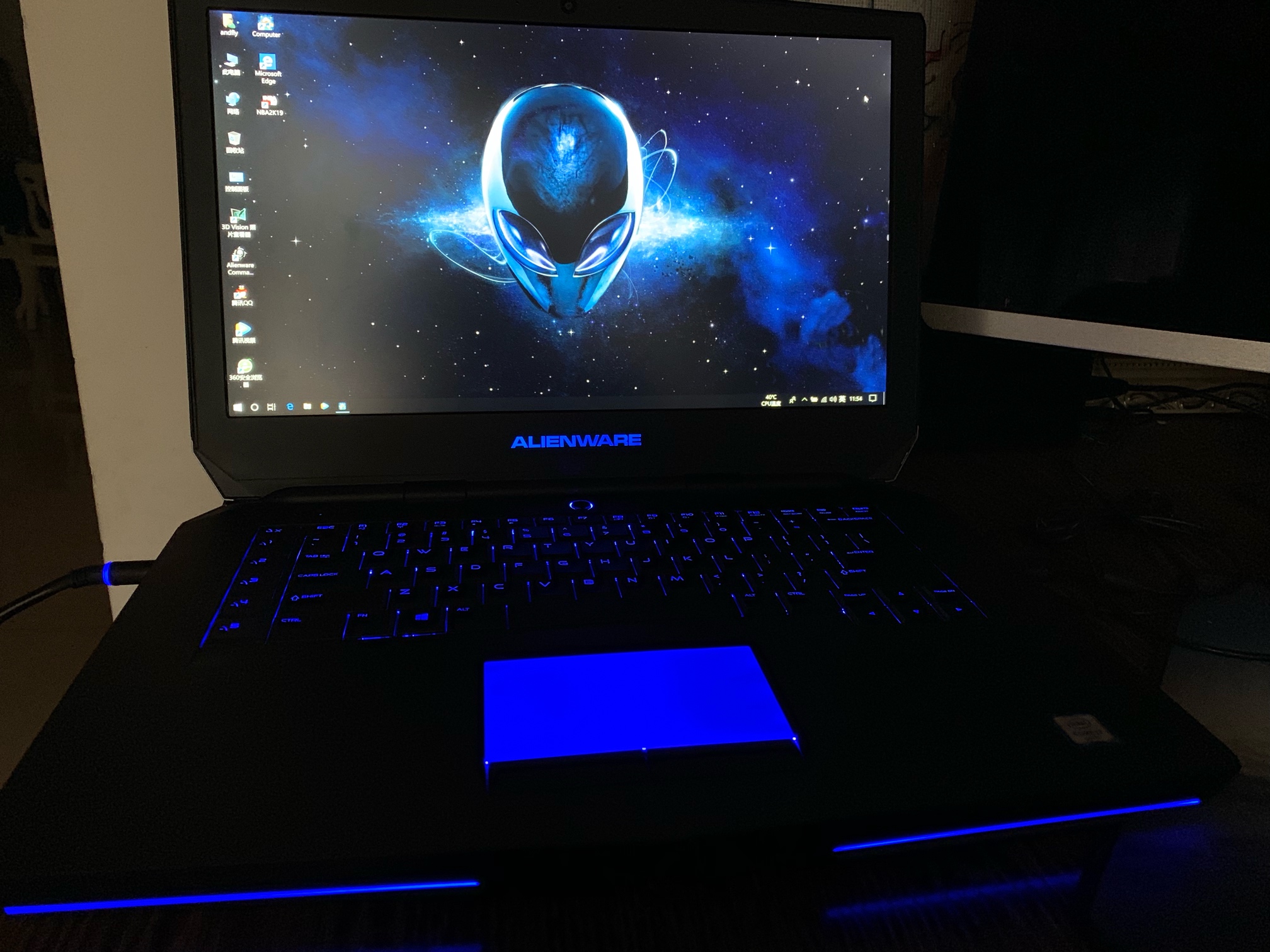 外星人15r2顶配4k屏,i7 6820hk 16g 128g m2固态加1t硬盘,gtx980m 8g