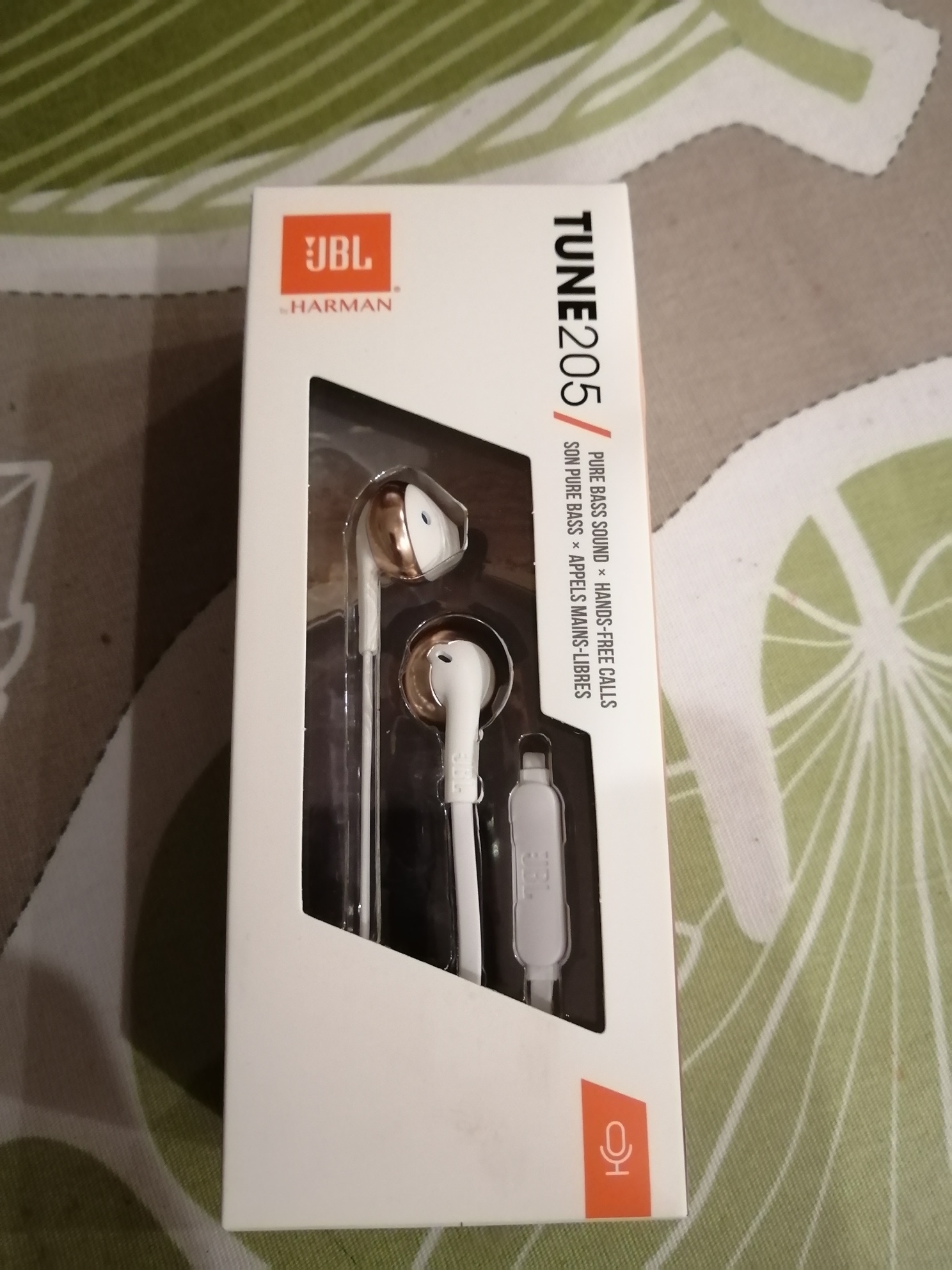 出JBL T205 半入耳有线运动耳机 带麦克风 