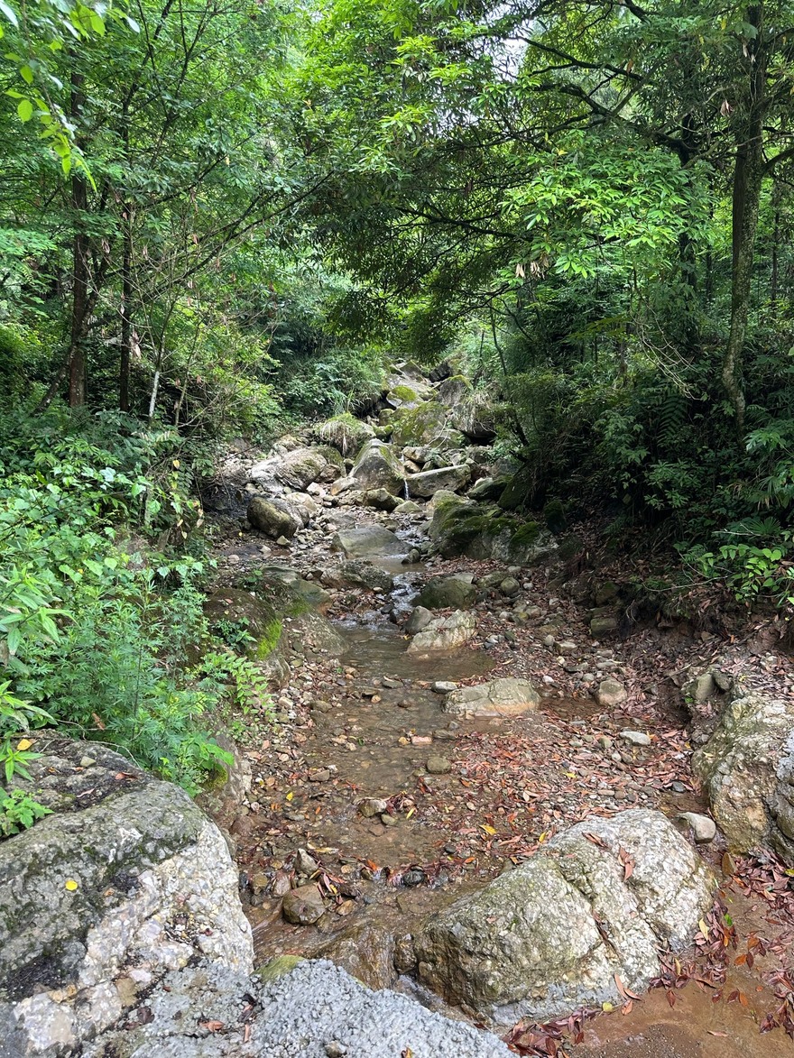 夏天避暑圣地 崇州三郎 晚上必须盖铺盖