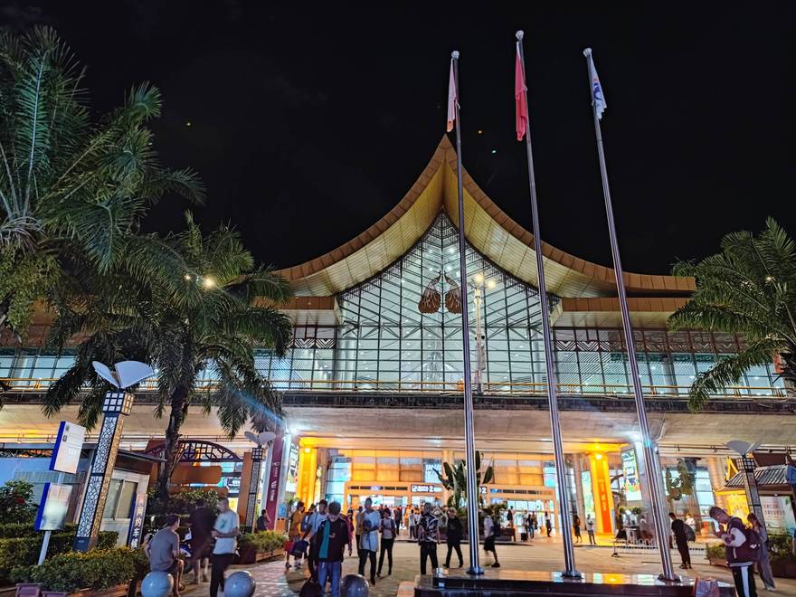 青春没有售价  骑行直达东南亚  国庆老挝骑行旅游！