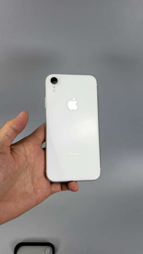 出个iphone xr 64白色国行